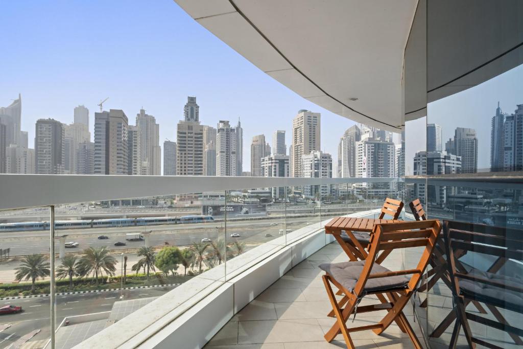 هتل ویک - دیلایتفول ۲ بی آر این جی ال تی وید مارینا ویوز - VayK - Delightful 2BR in JLT with Marina Views