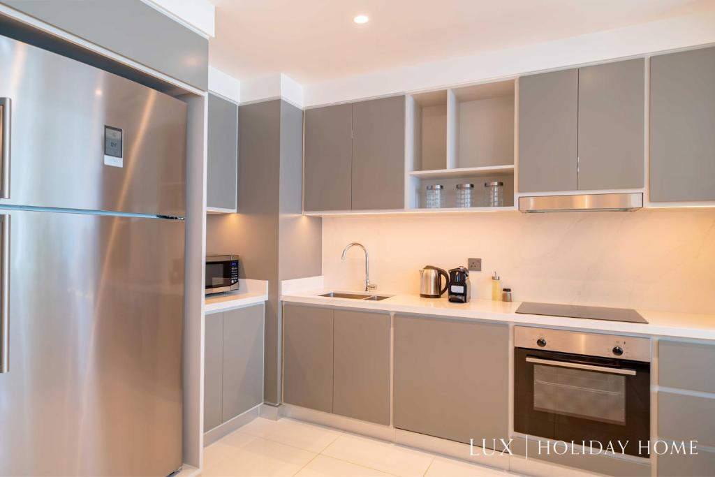 هتل لاکس ذ لاکچری سان رایز بیچ فرانت سوییت ۲ - LUX The Luxury Sunrise Beachfront Suite 2