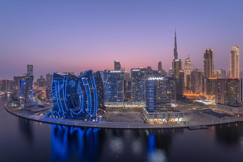هتل اینکریدبل 2 بیدروم و برج خلیفه ویو - Incredible 2 Bedroom w Burj Khalifa view
