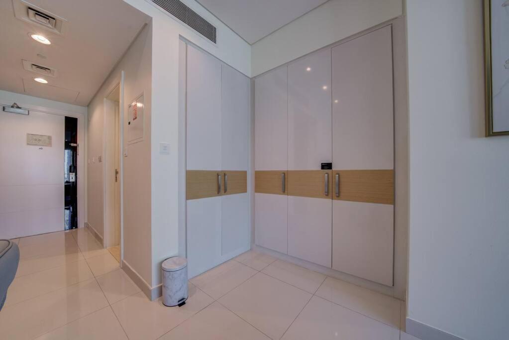 هتل اسپیشس استودیو ویت کانال ویو ال بیزنس بی - Spacious Studio with Canal View l Business Bay
