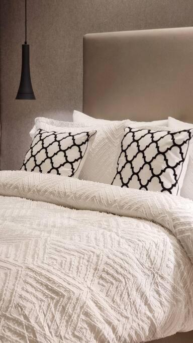 هتل گورجس پارامونت آپت ای682 - Gorgeous Paramount Apt A682