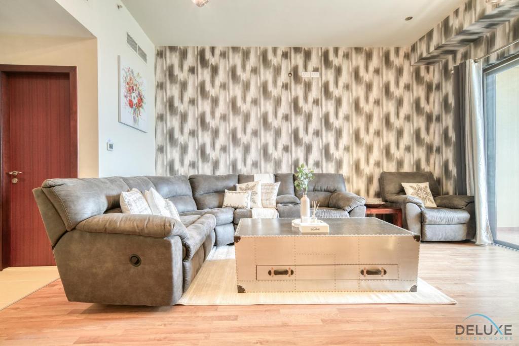 هتل پرستین 2 بی ار اَت بهار 2 جی بی آر بای دلاکس هالی دی هومز - Pristine 2BR at Bahar 2 JBR by Deluxe Holiday Homes
