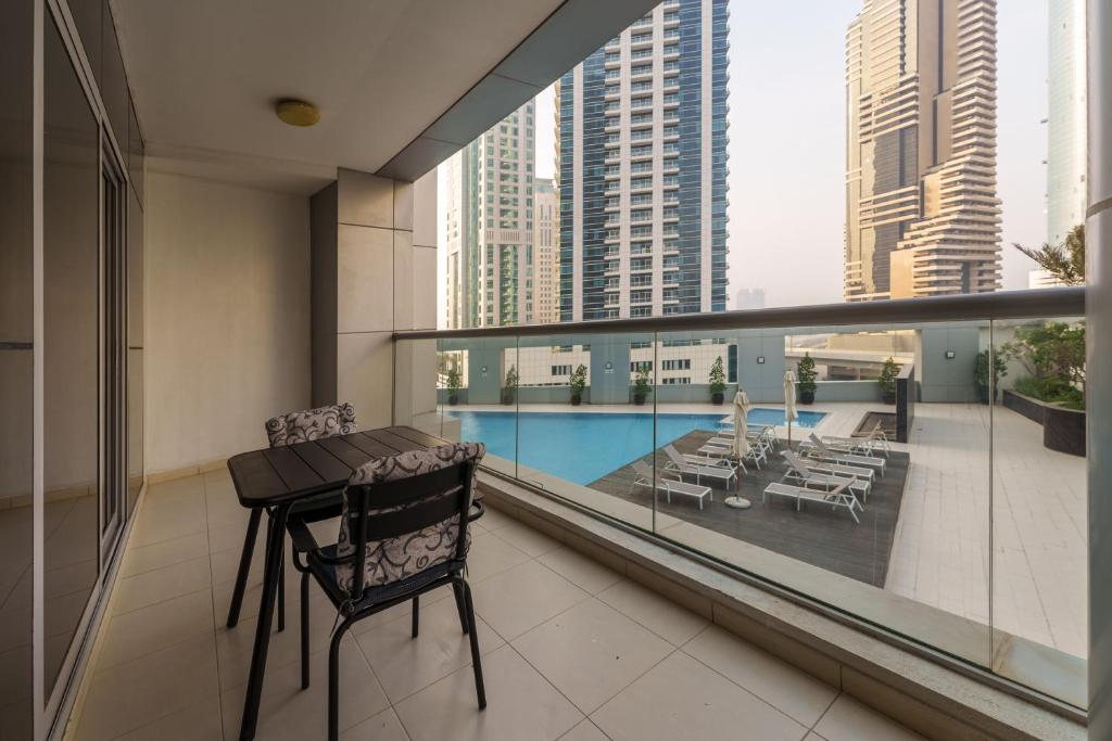 هتل مزون پریوه - برایت اند ترندی آپت استپس اوی فروم جی بی آر بیچ - Maison Privee - Bright & Trendy Apt Steps Away from JBR Beach