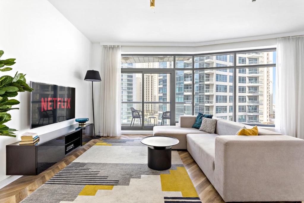 هتل اسپیشس آپارتمان ویت فول مارینا ویو، 5 مین فروم جی بی آر بیچ اند دبی مارینا مال - Spacious Apartment with Full Marina View, 5 min from JBR Beach and Dubai Marina Mall
