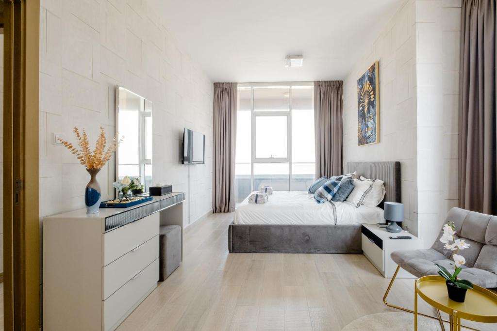 Luxury 2BR for 6 with King Beds, Gym, Sauna in JVC (Apartment), Dubai (UAE) Deals