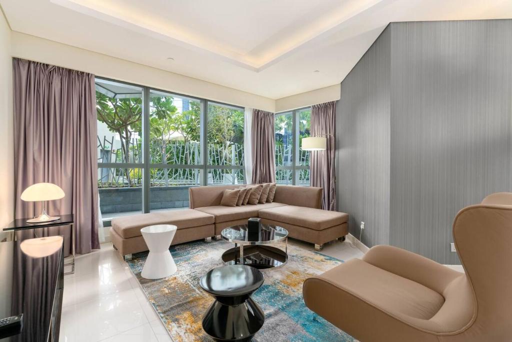 هتل وایت سیج - گلاموروس اند اسپیشس 2 بی آر اَت داماک پارامونت تاورز - White Sage - Glamorous & Spacious 2BR at DAMAC Paramount Towers