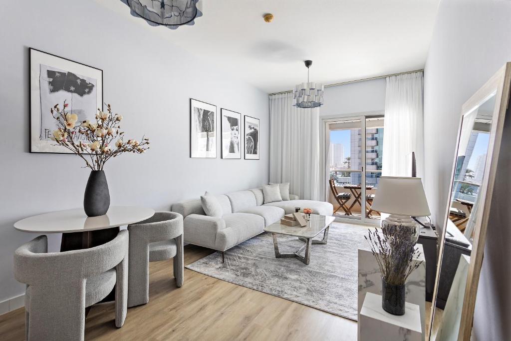 هتل سوپر ب 1 بی آر اپت الماس 5 - Superb 1BR APT Diamond 5