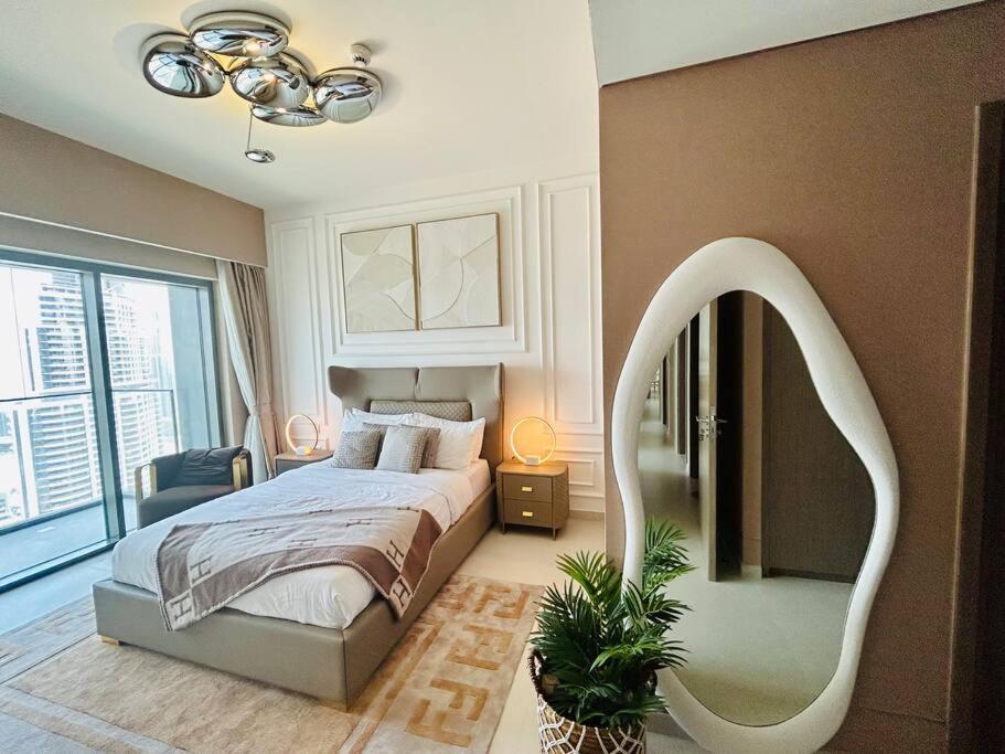 هتل الترا لاکچری فول برج ویو، واک تو دبی مال - Ultra Luxury Full Burj View, Walk to Dubai Mall