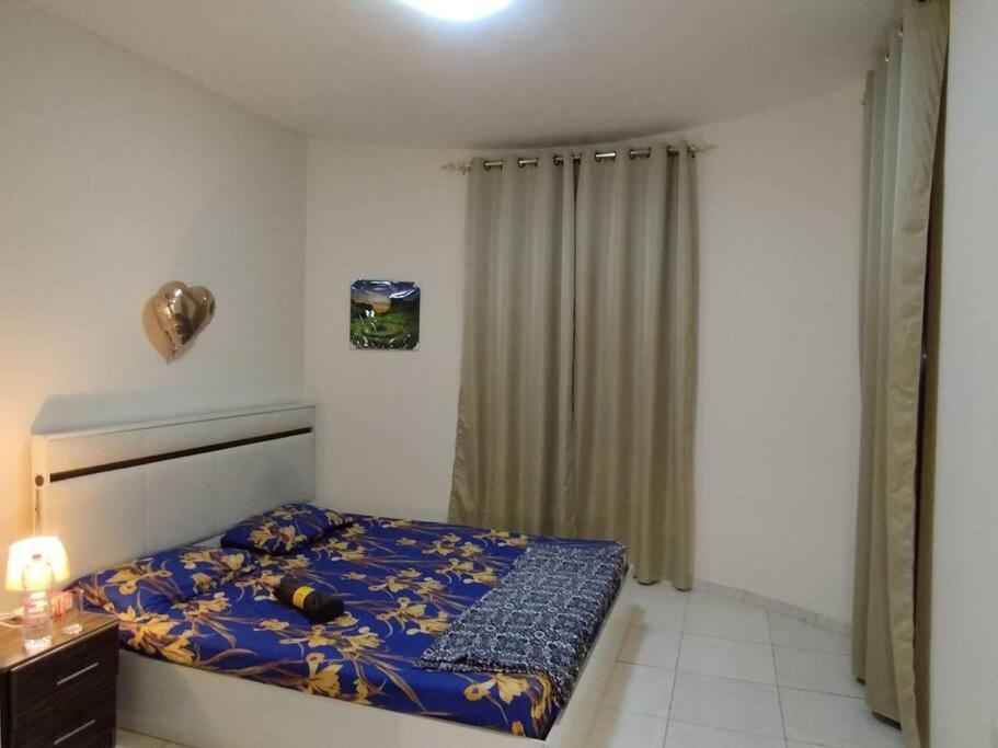 هتل آلتیمت فمیلی آپارتمان 2BHK شرینگ وید هاست - Ultimate Family Apartment 2BHK Sharing with Host