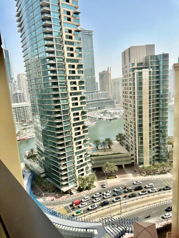 هتل دو بی آر لکچری آپارتمان مارینا ویو - 2BR Luxury Apartment Marina View