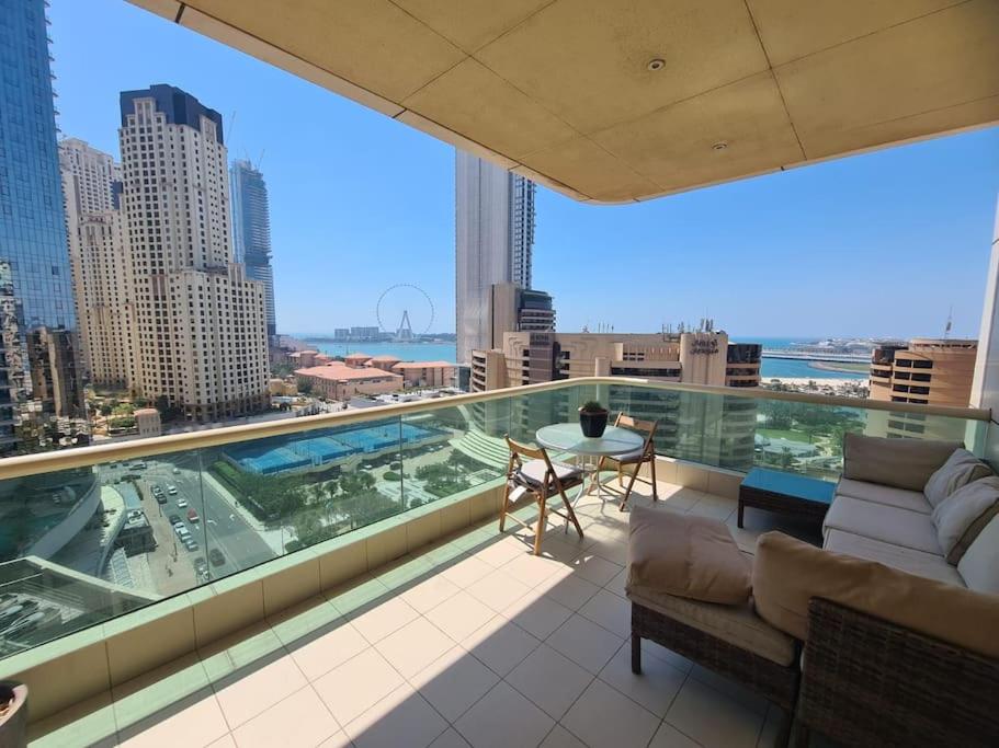 هتل امیزینگ ویو - هیوج بالکنی - ان آر جی بی آر واک اند بیچ - Amazing view- huge balcony- Nr JBR walk and beach