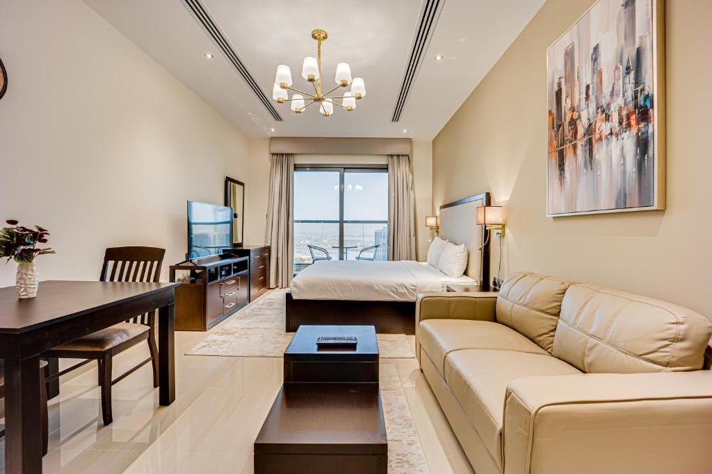 هتل فنتستیک اسپیشس آپارتمنت ویت پانورامیک ویوز - Fantastic Spacious Apartment with Panoramic Views