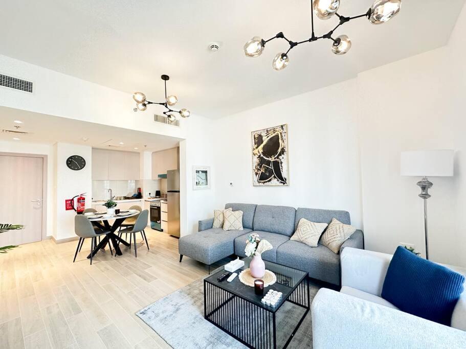 هتل چارمینگ 1 بی دی آر 5 مینستو ایروپورت یاس واترزدج 620 - Charming 1BDR 5minstoAirport Yas Water's Edge 620