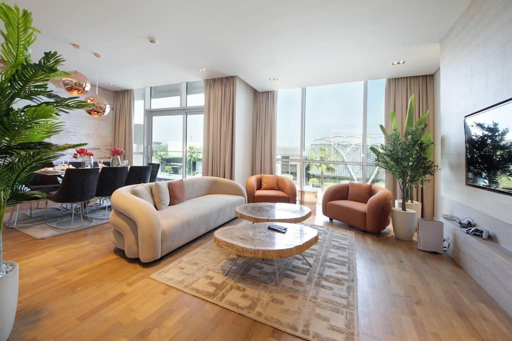 هتل فیرست کلاس 3 بی آر این ده هارت آف دبی - FIRST CLASS 3BR in the HEART of DUBAI