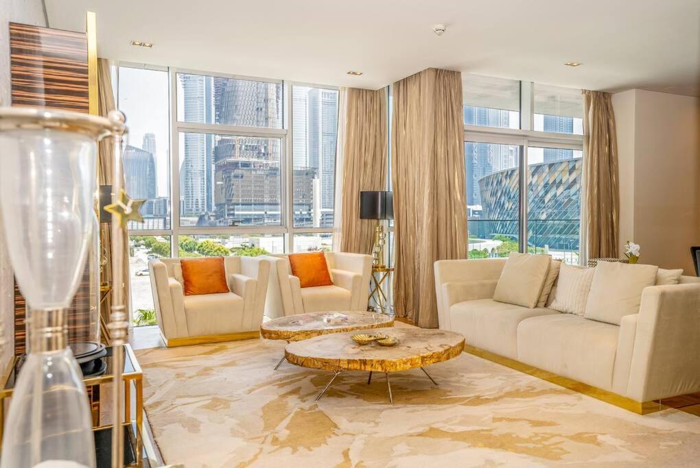 هتل فولی فرنیشد 3BR + میدز این د هارت آف دبی - Fully Furnished 3BR+ Maid’s in the heart of Dubai