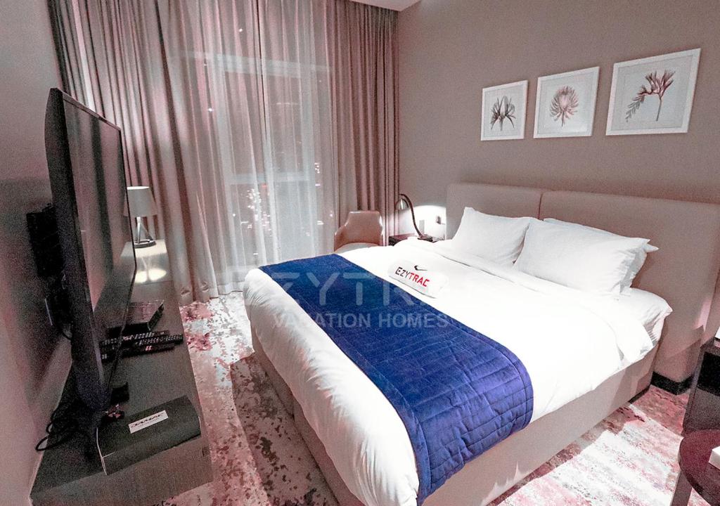 هتل استودیو ویز برج خلیفه وی بیزنس بی دبی - ایزی ترک وکیشن هومز - Studio with Burj Khalifa View Business Bay Dubai - Ezytrac Vacation Homes