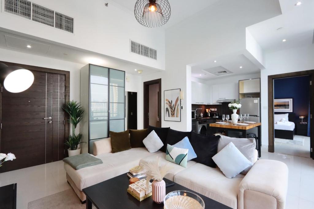 هتل کوزی 1BR نییر مارینا مال - سیلورین بای لیون بی ان بی - Cosy 1BR Near Marina Mall - Silverene by Livbnb