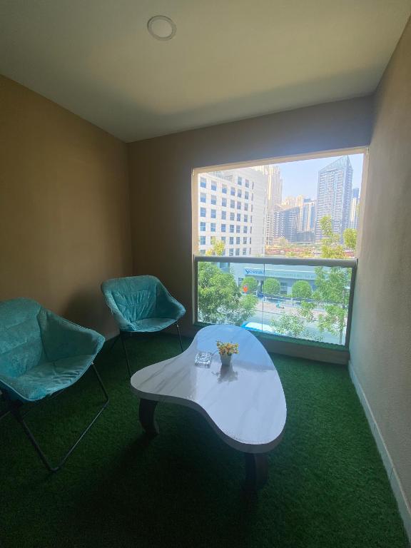 هتل لاکشری 2 بی آر ویت بالکونی این د هارت آف دبی مارینا، د بلودیر این هپی هوم - Luxury 2BR with balcony in the heart of Dubai Marina, The Belvedere Happy Home