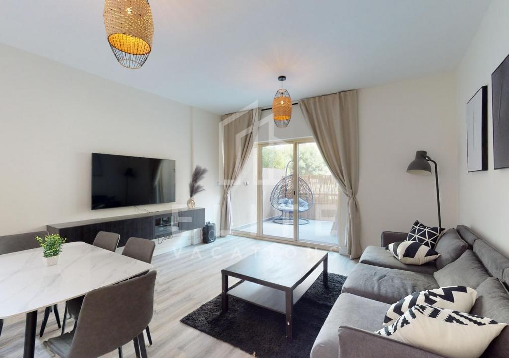 هتل فولی آپگریدد وان بی دی لارج تراس اند اکسترا Sofa Bed - Fully Upgraded 1BD Large Terrace and Extra Sofa Bed