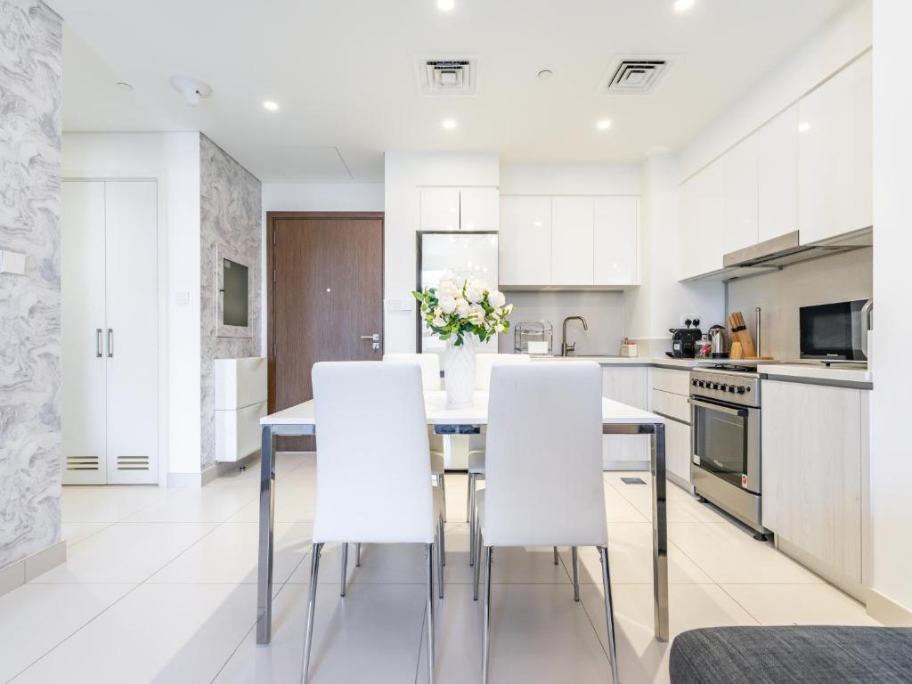 هتل دزلینگ 1 بی آر این پارک پوینت - دبی هیلز - Dazzling 1BR in Park Point - Dubai Hills