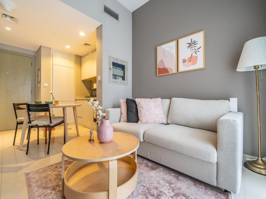 هتل بیزنس بی یادهای راحت با بالکن - Business Bay's Coziest Hideaway With Balcony