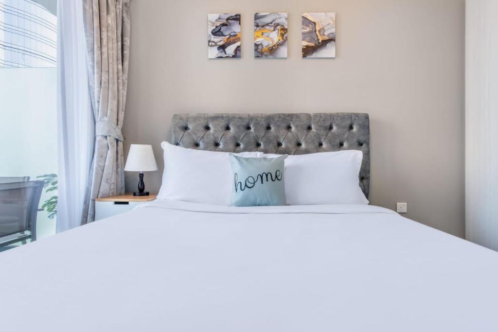 هتل زاده تاور 1BR هالیدی هوم - Zada Tower 1BR Holiday Home