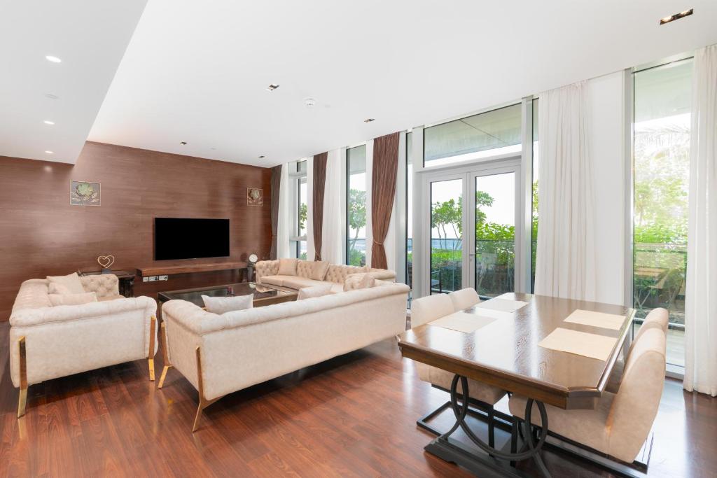 هتل برند نیو 1 بی اچ کی این بلووترز - Brand new 1 BHK in Bluewaters