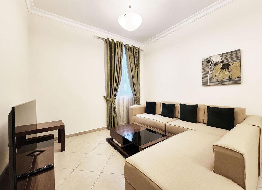 هتل آر اچ - اسپیشس اند برایت ۰۱ بی آر، نیار مال آف امیریتس - RH - Spacious & bright 01BR, Near mall of Emirates
