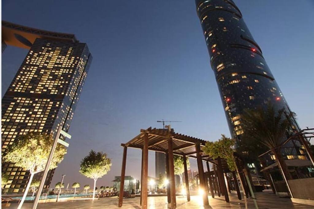 هتل ریم آیلند ۲ بی‌اچ‌کی لاکچری آپارتمان! - Reem Island 2BHK LUXURY APARTMENT!