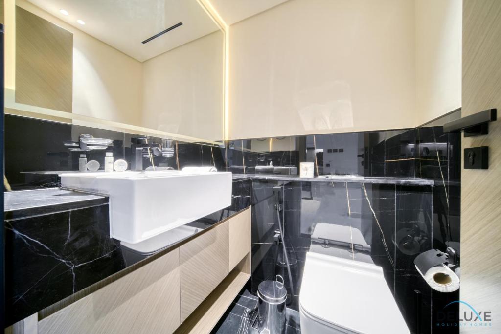 Pristine 1BR at Binghatti Creek Al Jadaf by Deluxe Holiday Homes