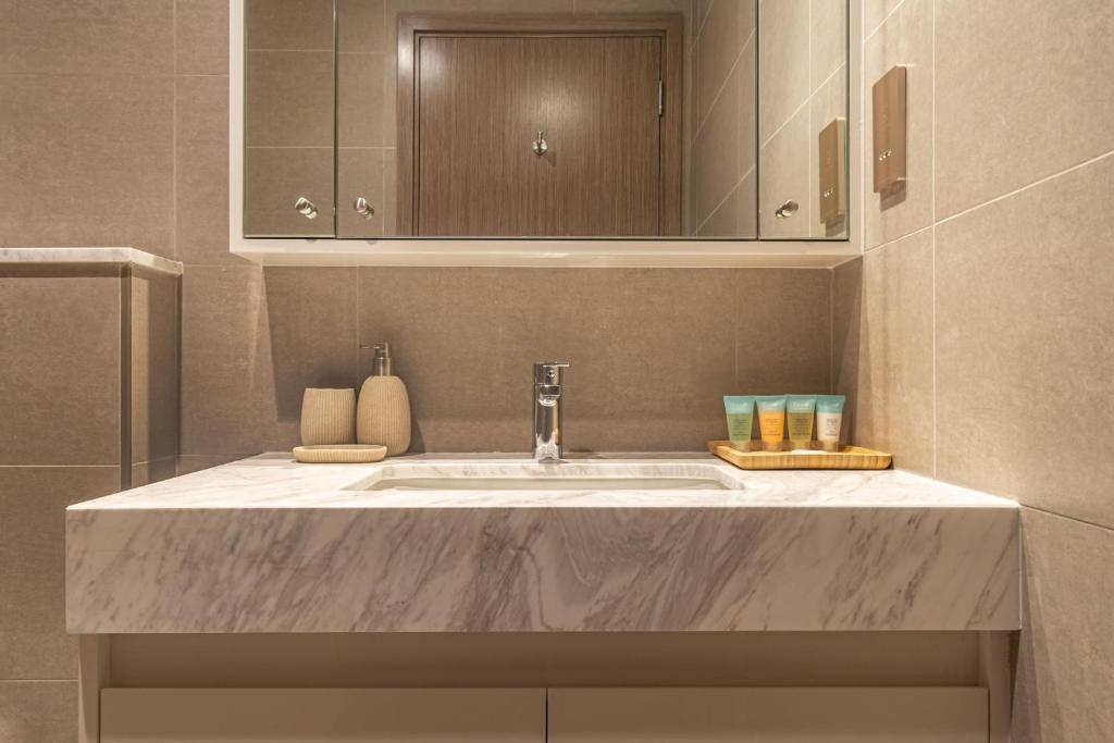Burj Royale - 1BR Apartment - Allsopp&Allsopp