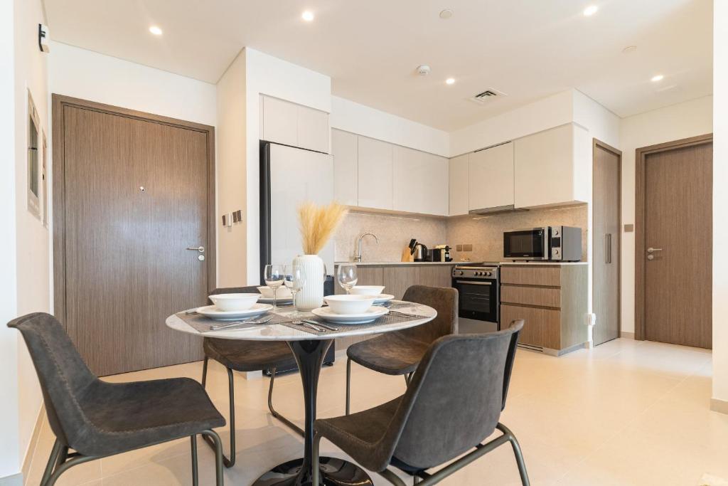 Burj Royale - 1BR Apartment - Allsopp&Allsopp