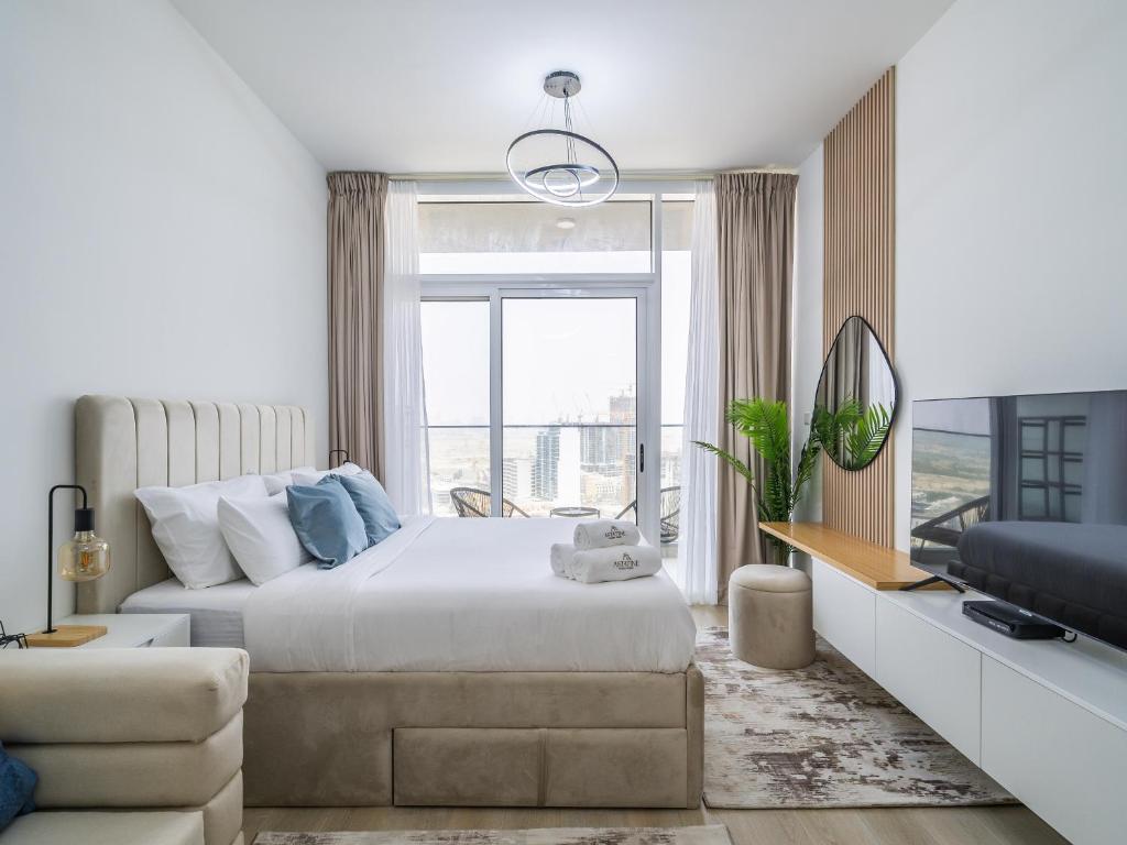Incredible Studio in Bloom Heights - JVC