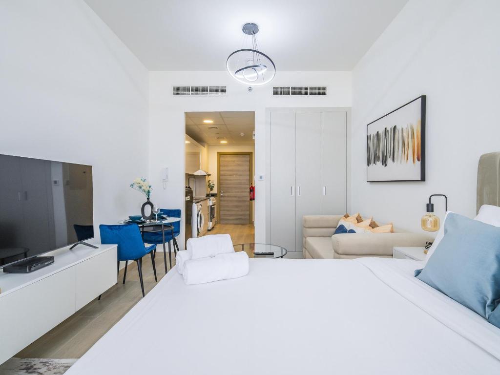 Incredible Studio in Bloom Heights - JVC