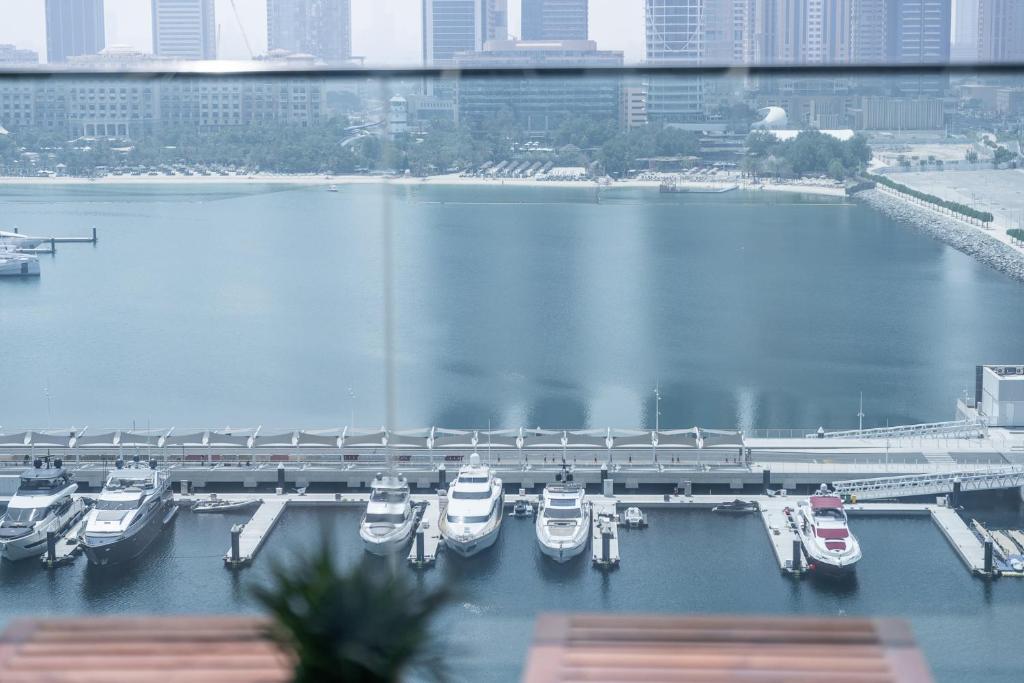 Elegant seaside living 3-bedroom Emaar Beachfront by Suiteable