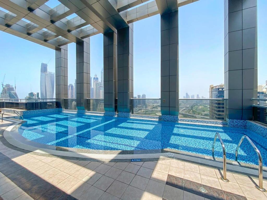 Silkhaus near the metro spacious 1BDR in JLT with gym & pool