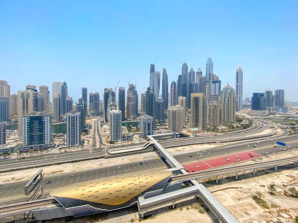 Silkhaus near the metro spacious 1BDR in JLT with gym & pool