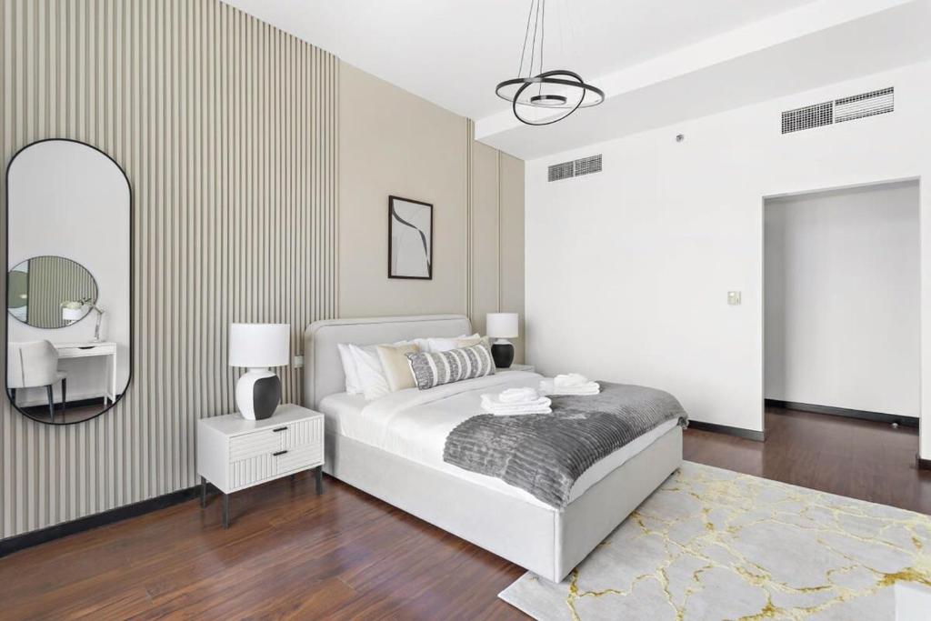 Silkhaus near the metro spacious 1BDR in JLT with gym & pool