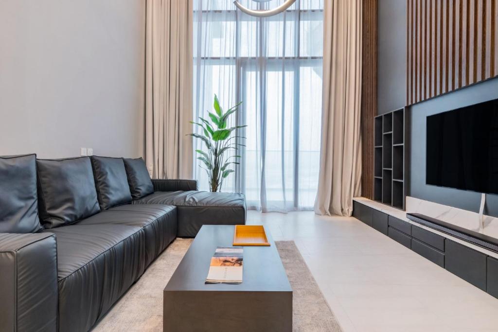 Fully Furnished Luxury Short Stay Apartment in Dubai