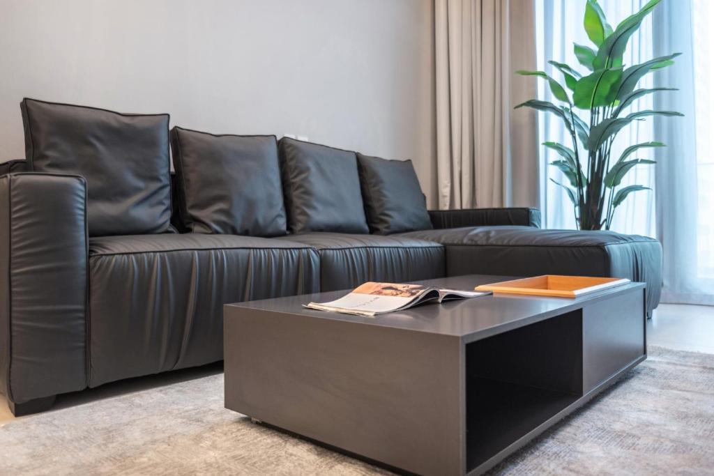 Fully Furnished Luxury Short Stay Apartment in Dubai