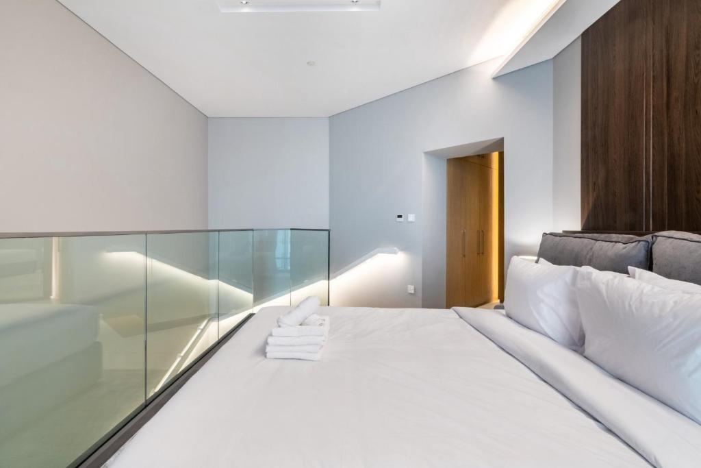 Fully Furnished Luxury Short Stay Apartment in Dubai