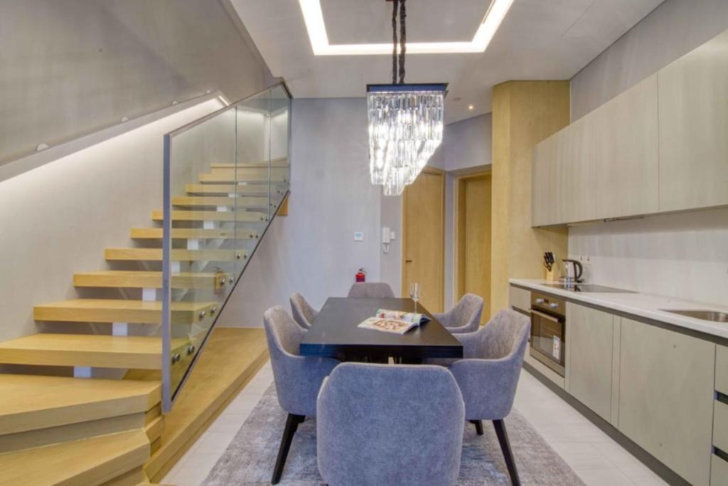 Fully Furnished Luxury Short Stay Apartment in Dubai