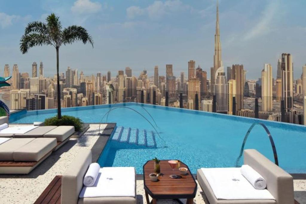 Fully Furnished Luxury Short Stay Apartment in Dubai
