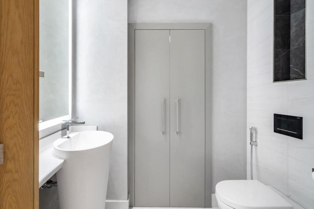 Fully Furnished Luxury Short Stay Apartment in Dubai