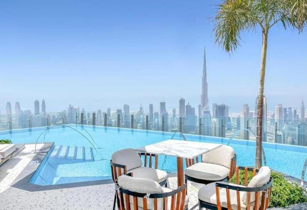 Fully Furnished Luxury Short Stay Apartment in Dubai