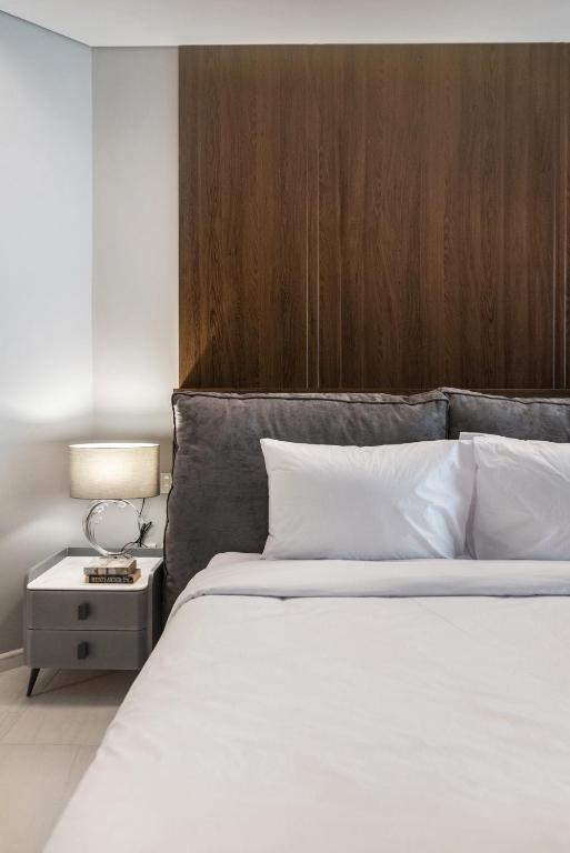 Fully Furnished Luxury Short Stay Apartment in Dubai