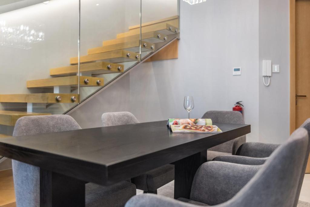 Fully Furnished Luxury Short Stay Apartment in Dubai