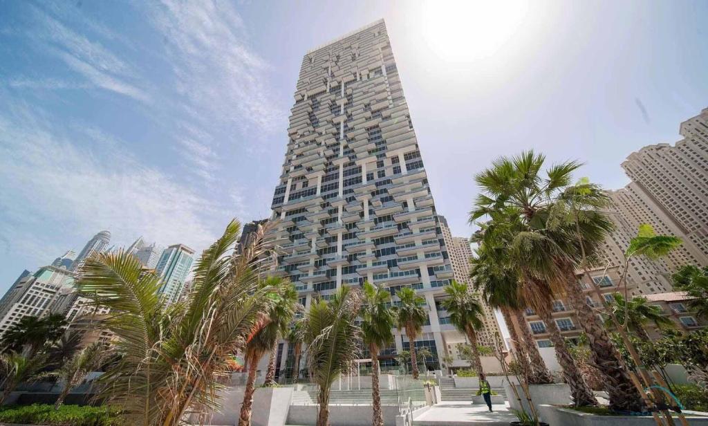 Serene 2BR Sea View Apartment with Assistant Room in One JBR by Deluxe Holiday Homes