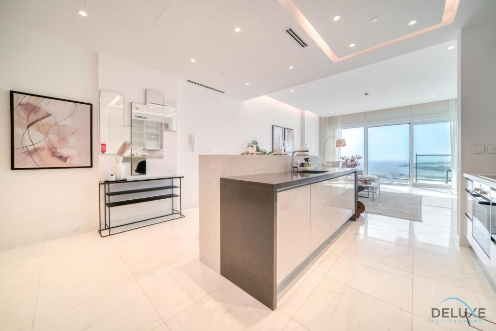Serene 2BR Sea View Apartment with Assistant Room in One JBR by Deluxe Holiday Homes