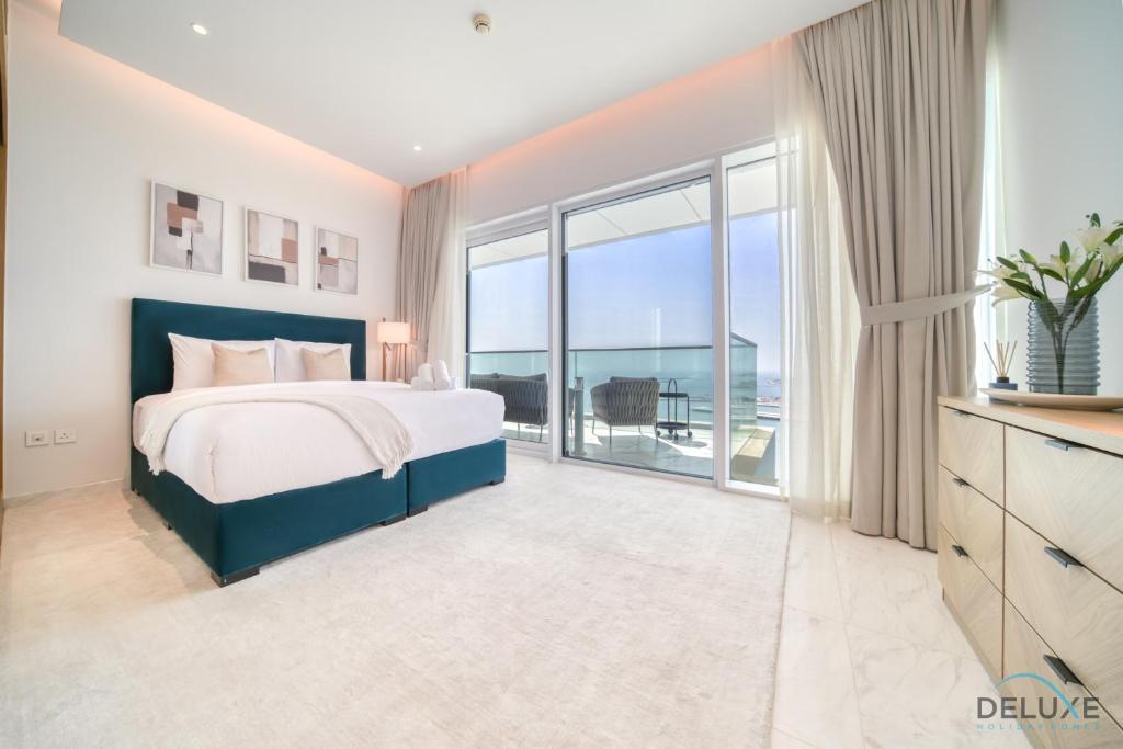 Serene 2BR Sea View Apartment with Assistant Room in One JBR by Deluxe Holiday Homes